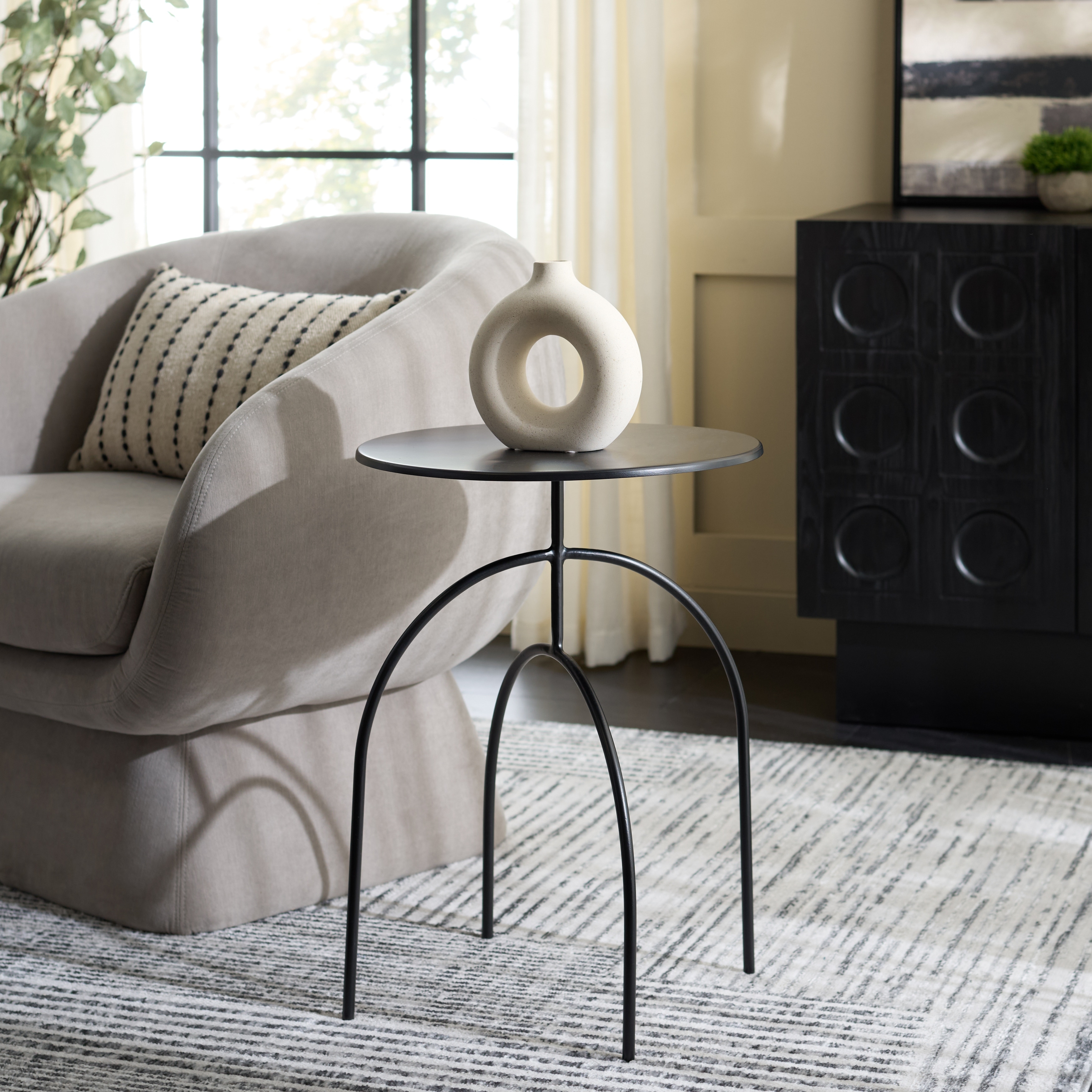 SAFAVIEH Home Saburo Accent Table - 16"W x 18"D x 22"H