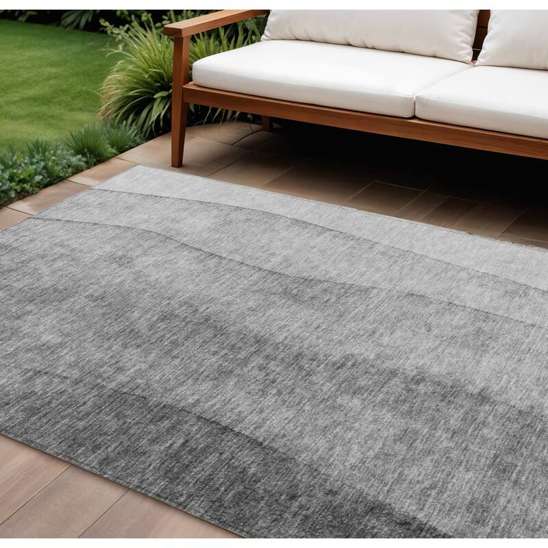 HomeRoots Ombre Transitional Rectangle Outdoor Rug - 8' X 10'