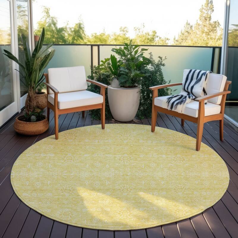 Machine Washable Indoor/ Outdoor Chantille Traditional Floral Rug