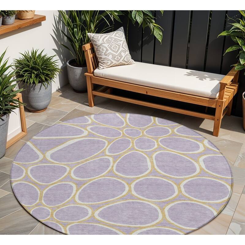 HomeRoots Abstract Transitional Rectangle Outdoor Rug - 8' Round