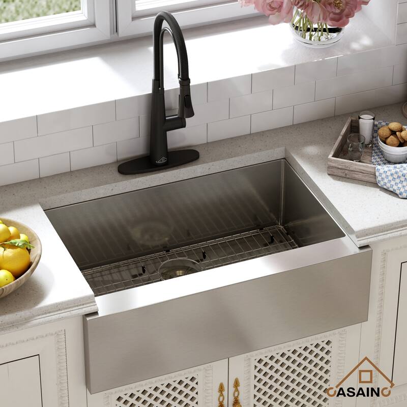 Handmade Stainless Steel 18-Gauge Single Bowl Farmhouse Apron Kitchen Sink with Bottom Grid and Basket Strainer