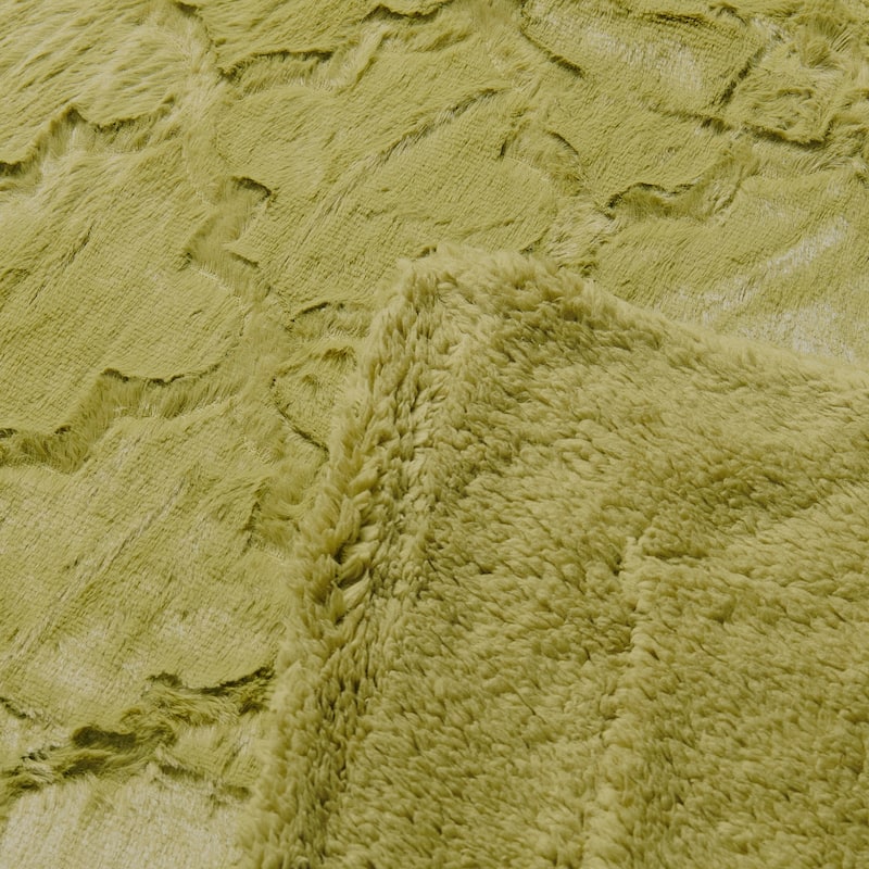 Ashley Brushed Fauxfur Throw with Sherpa and Borrego Backing