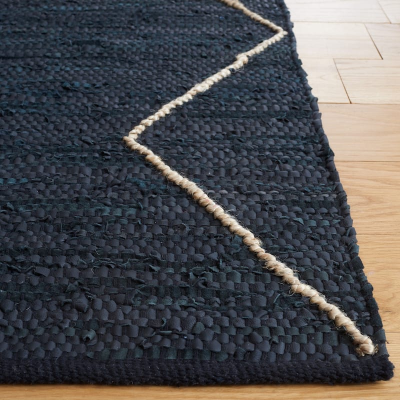 SAFAVIEH Handmade Vintage Leather Latonia Modern Rug