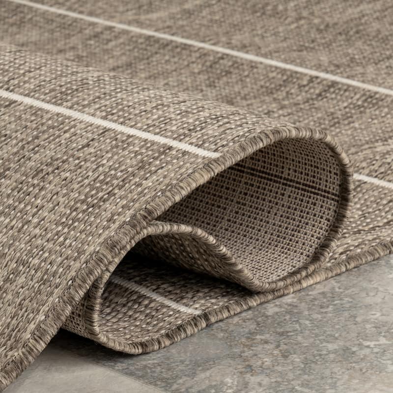 Nuloom Sharyl Modern Striped Indoor/Outdoor Area Rug