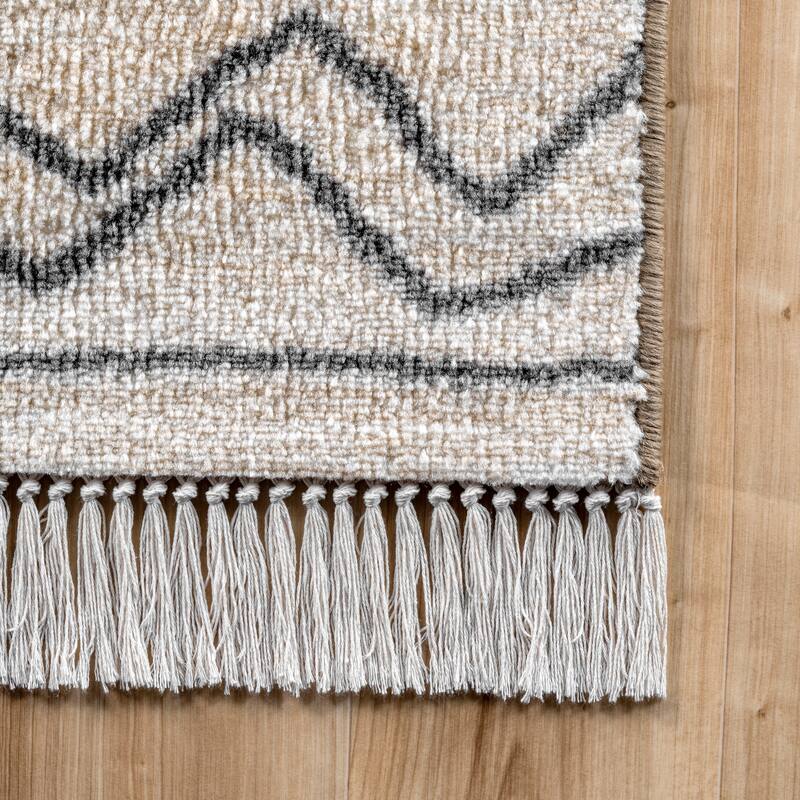 Nuloom Geometric Kenley Spotted Diamonds Area Rug