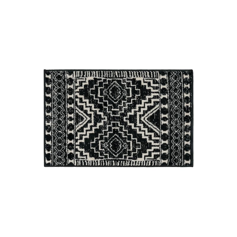 Transitional Bohemian Area Rug, Pet Friendly for Bedroom & Living Room - 2' x 3' - Black
