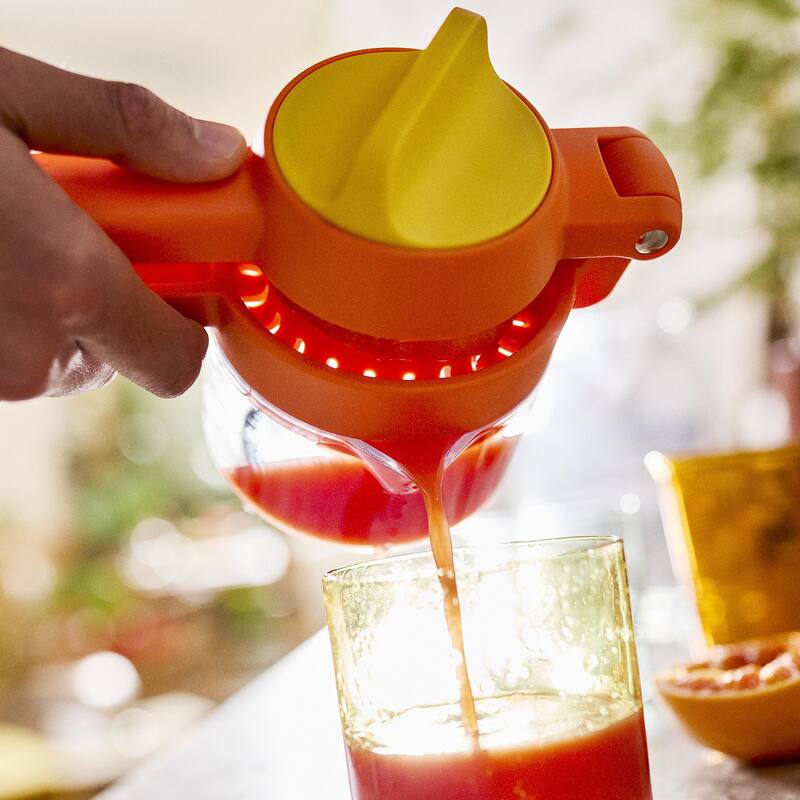 JuiceMax Plus Dual-action Citrus Press with Measuring Cup