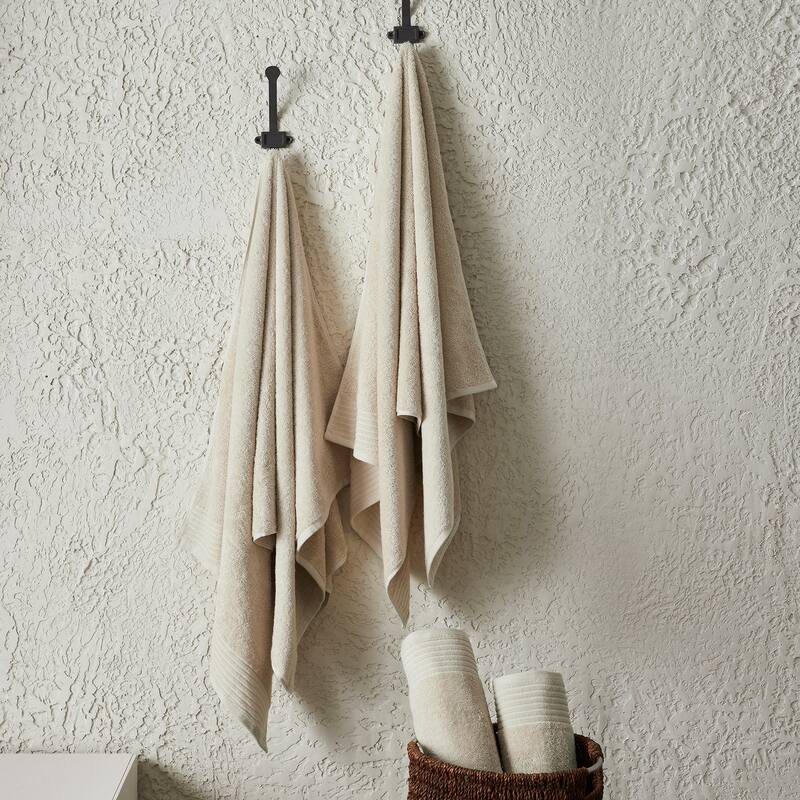 Linery & Co. 100% Featherspun Cotton Quick-Dry Bath Towel