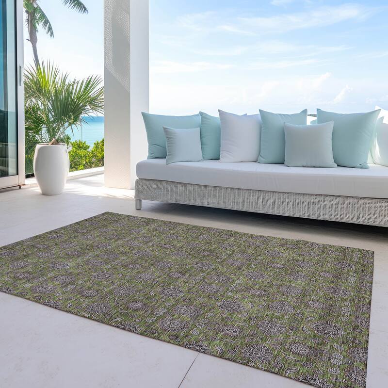 Machine Washable Indoor/ Outdoor Chantille Traditional Floral Rug