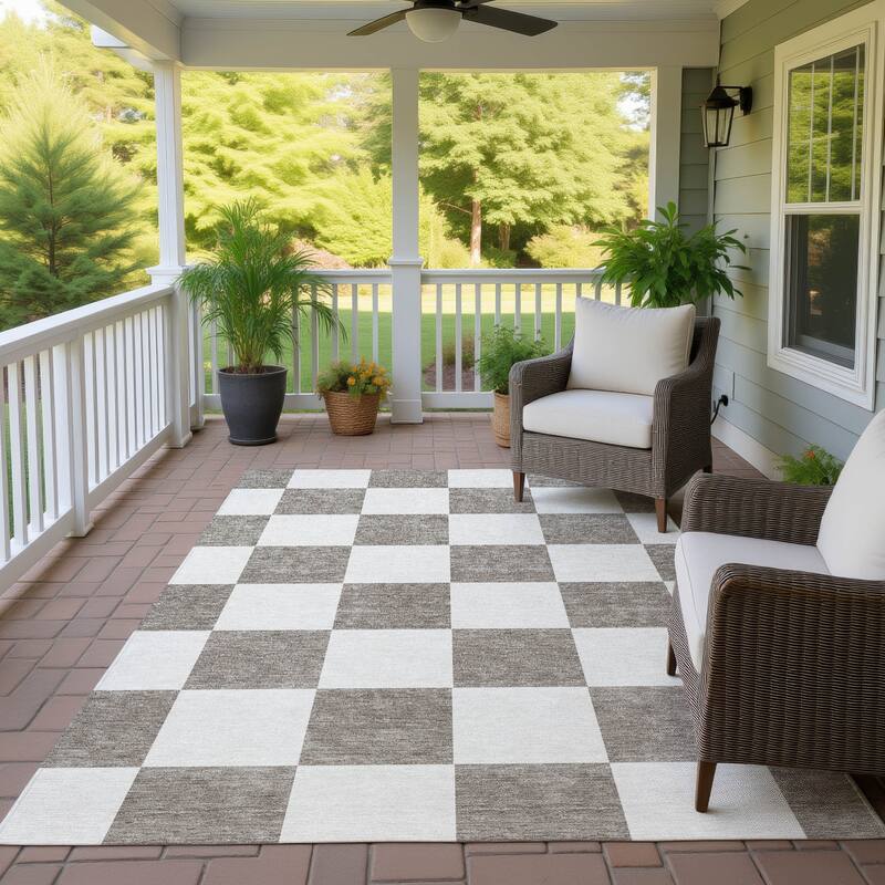 Machine Washable Indoor/ Outdoor Modern Checker Chantille Rug