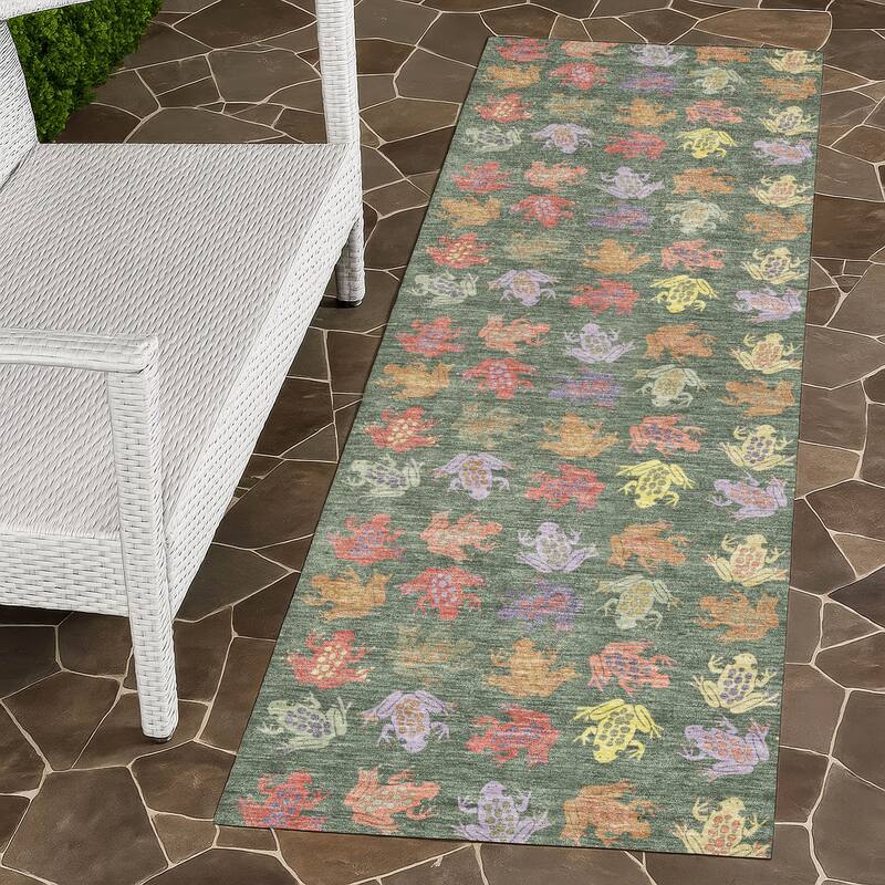 Machine Washable Indoor/ Outdoor Modern Frogs Chantille Rug - Basil - 2'3" x 7'6"