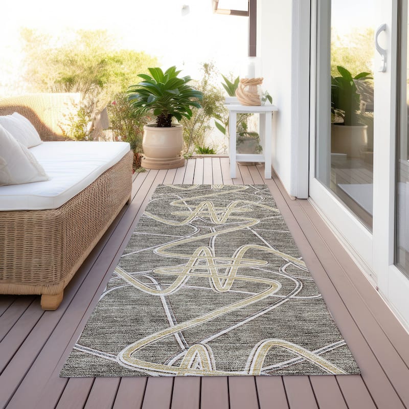 Machine Washable Indoor/ Outdoor Contemporary Links Chantille Rug - Taupe - 2'3" x 7'6"