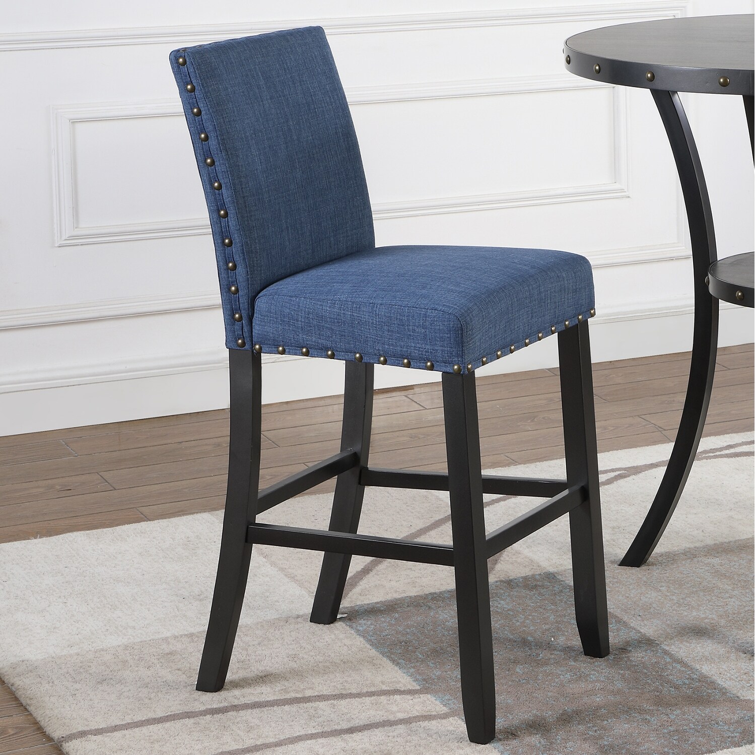 Roundhill shop bar stools