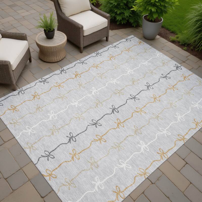 Machine Washable Indoor/ Outdoor Modern Bow Stripe Chantille Rug