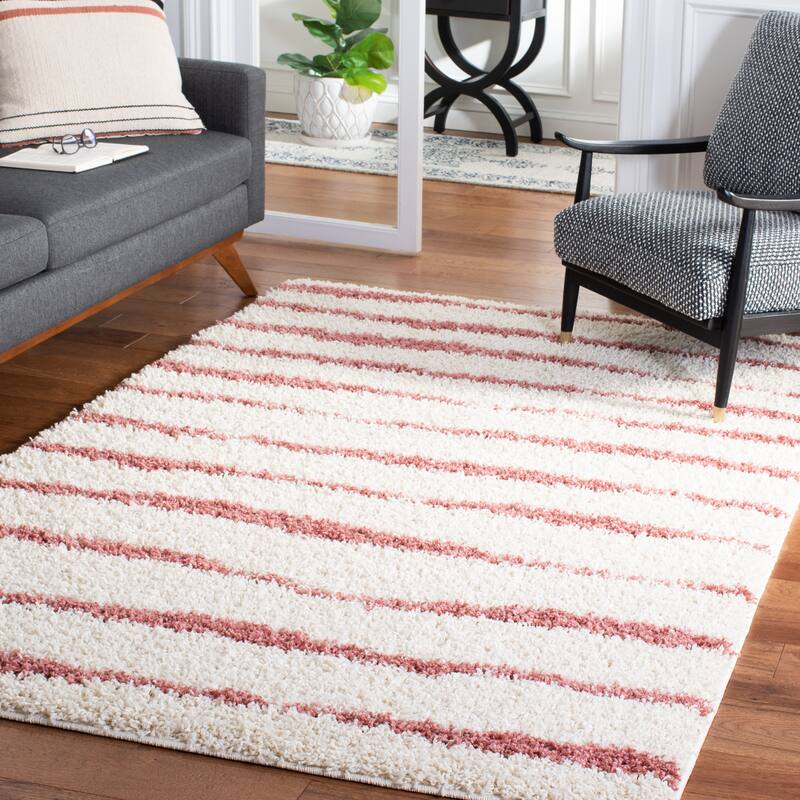 SAFAVIEH Venus Shag Bergny 1.75-inch Thick Rug - 5'3" x 7'6" - Ivory/Pink
