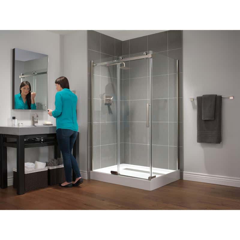 Delta Vero Single Hole Bathroom Faucet with Pop-Up Drain Assembly -