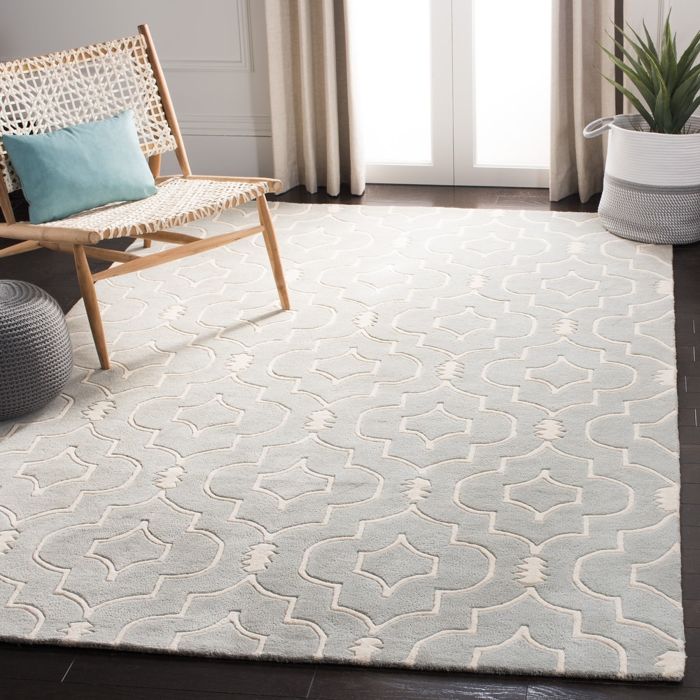 SAFAVIEH Handmade Chatham Cvetka Modern Moroccan Wool Rug