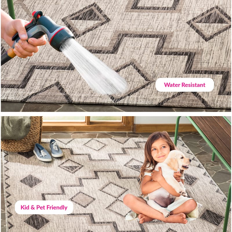 SAFAVIEH Courtyard Cemre Indoor/ Outdoor Waterproof Patio Backyard Rug