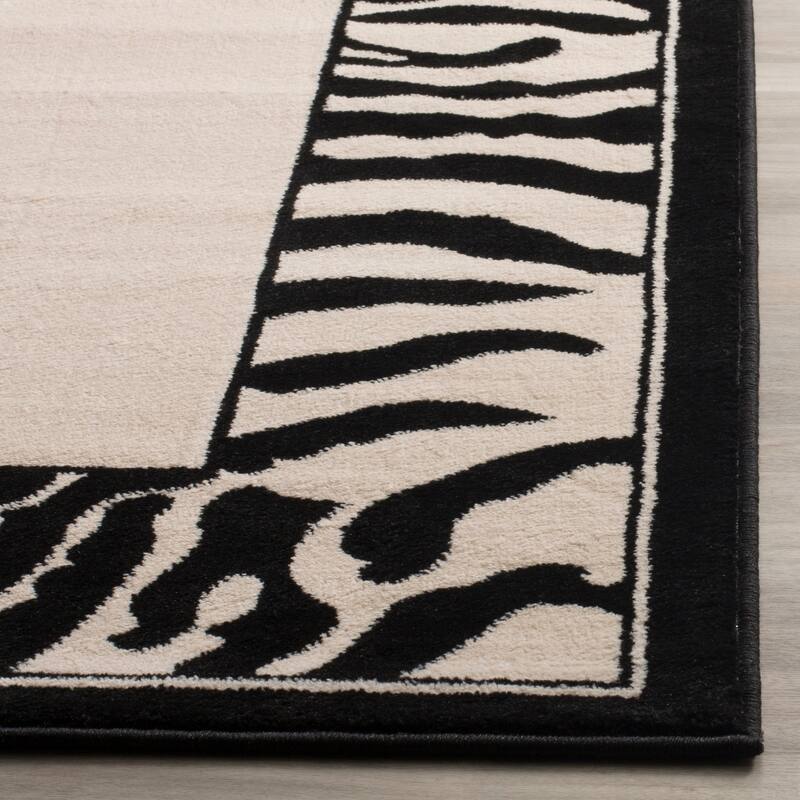 SAFAVIEH Lyndhurst Siegtraud Traditional Oriental Rug