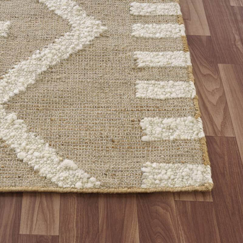 Sevita Natural/Ivory Farmhouse Area Rug