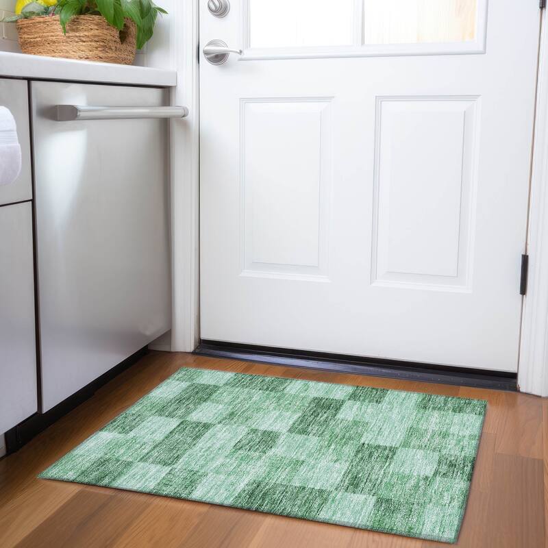 Machine Washable Indoor/ Outdoor Checker Chantille Rug - Green - 1'8" x 2'6"