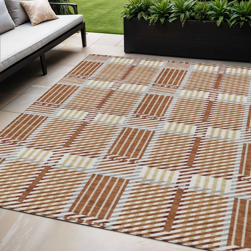 HomeRoots Plaid Transitional Rectangle Outdoor Rug - 5' X 8'