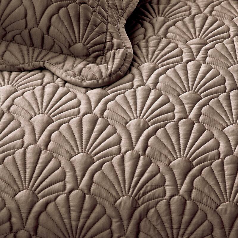 Ted Baker Deco Shell Quilt Set