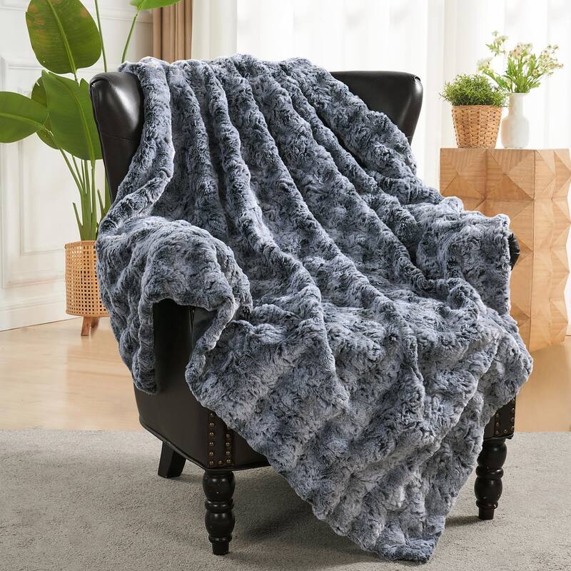 Variegated Warm Plush FauxFur Throw Cozy and Furry Blankets for Sofa