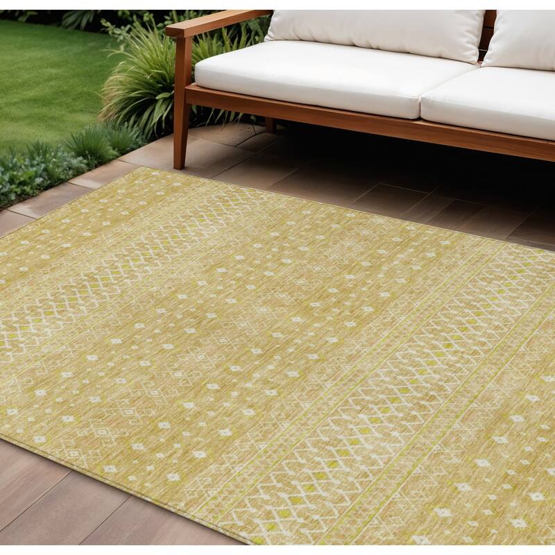 HomeRoots Tribal Transitional Rectangle Outdoor Rug - 10' X 14'