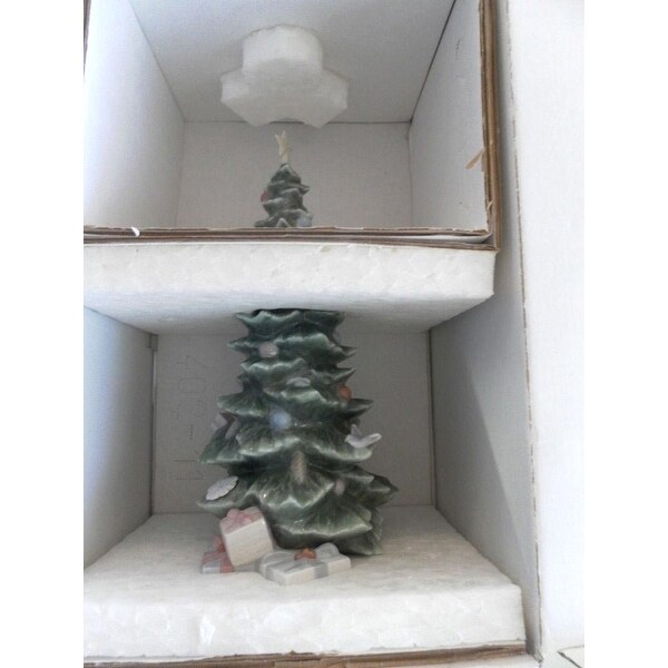 Lladro O Christmas Tree Porcelain Sculpture Made in Spain Model