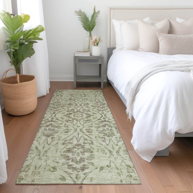 Machine Washable Indoor/ Outdoor Chantille Distressed Traditional Rug