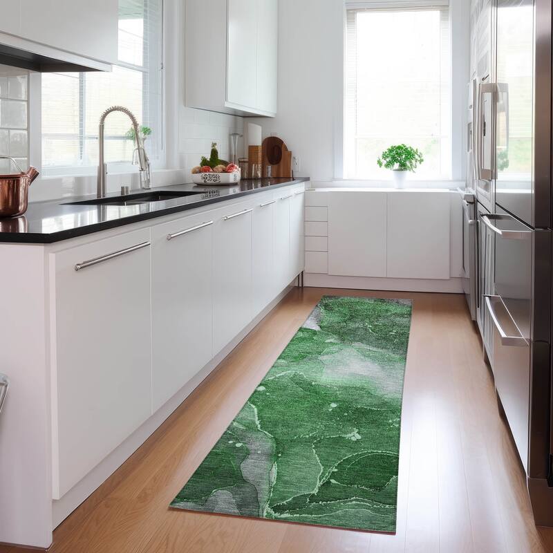 Machine Washable Indoor/ Outdoor Abstract Chantille Rug - 2'3" x 7'6" - Emerald