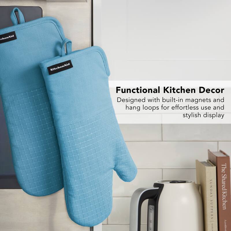 KITCHENAID Gourmet Series Gridlines Oven Mitts 2-Pack Set, Heat Resistant up to 600°F, Soft Silicone Grip, Magnetic Cuff