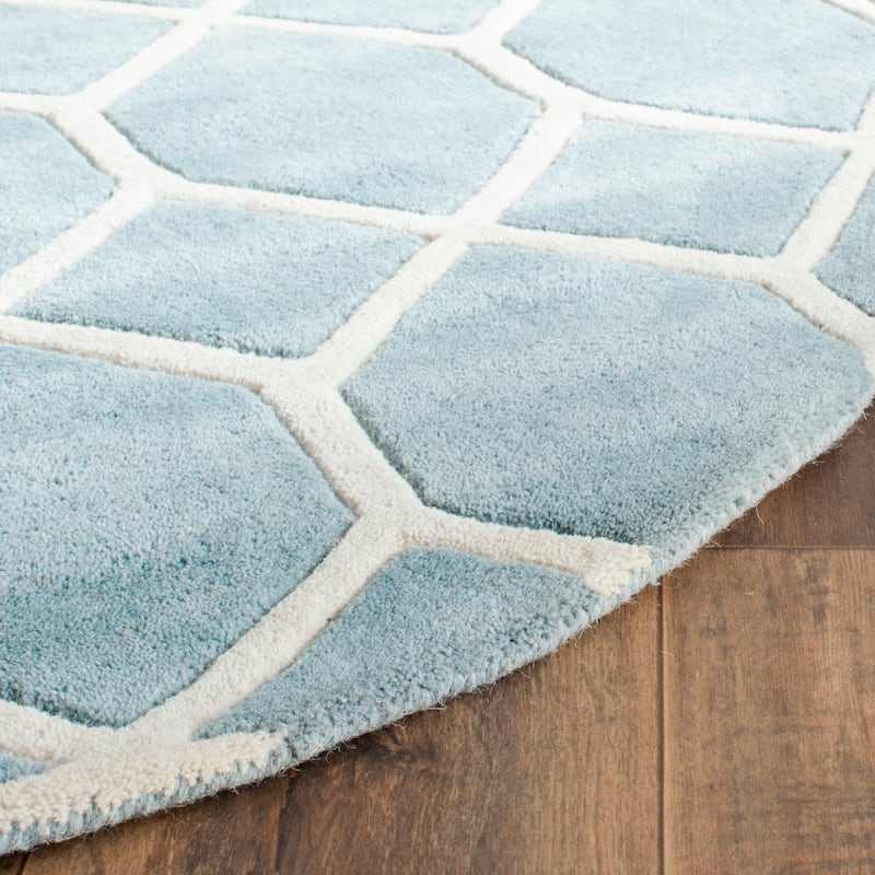 SAFAVIEH Handmade Chatham Urtza Modern Wool Rug