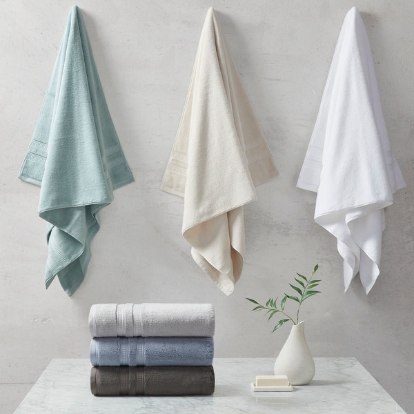 https://ak1.ostkcdn.com/images/products/is/images/direct/9af13eaf9c65ef37057299bbfc40b2cadf03f7d7/Plume-100%25-Cotton-Feather-Touch-Antimicrobial-Towel-6-Piece-Set-by-Beautyrest.jpg?impolicy=medium