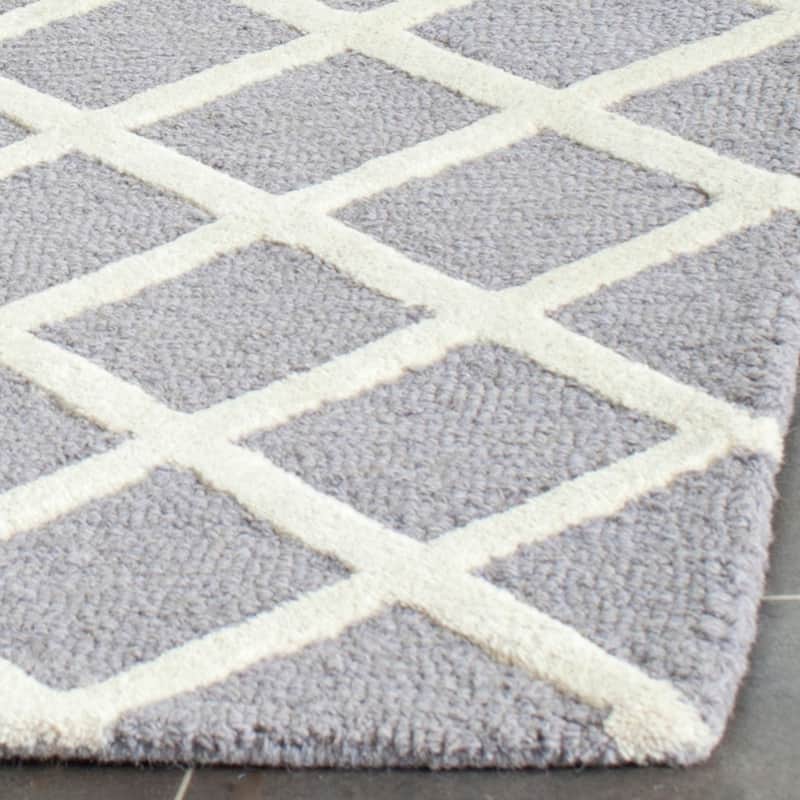 SAFAVIEH, Handmade Cambridge Siire Moroccan Trellis Wool Rug