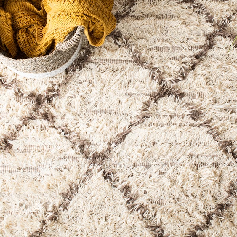 SAFAVIEH Handmade Casablanca Vezire Shag Wool Rug