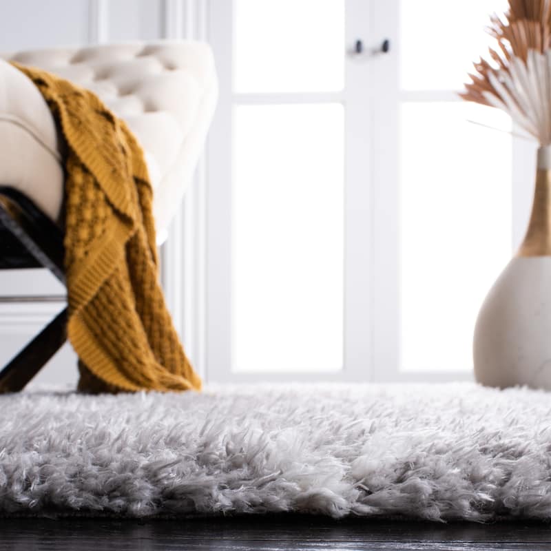 SAFAVIEH Handmade Flokati Agni Shag Solid Polyester Rug