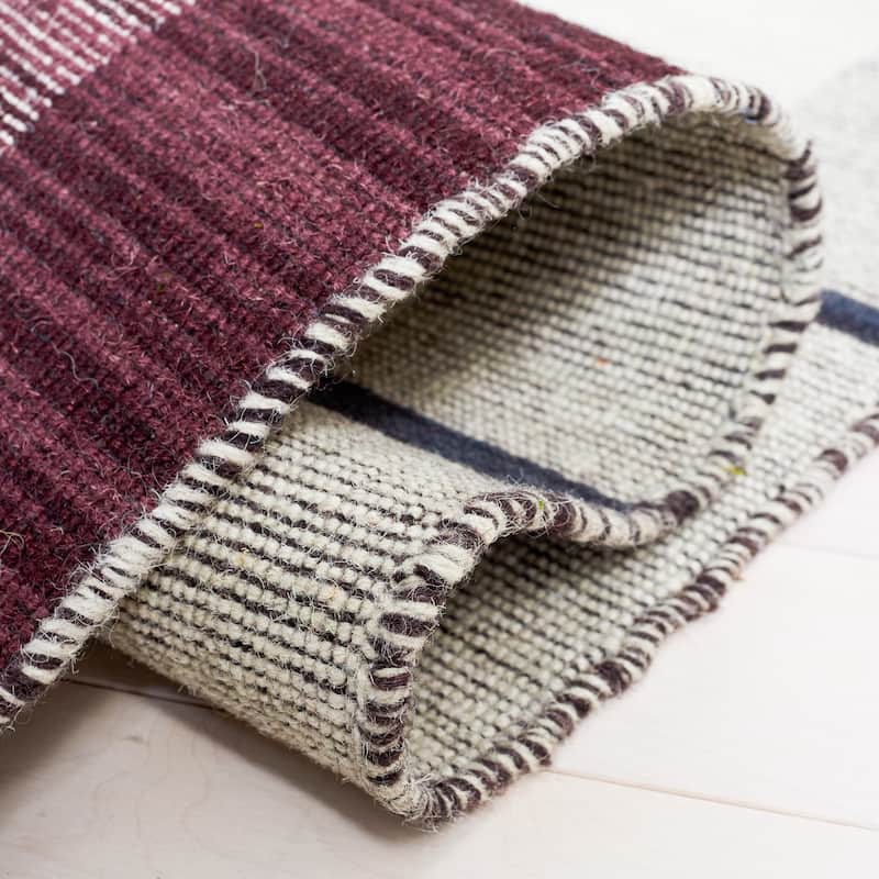 SAFAVIEH Striped Kilim Huldah Wool Fringe Rug