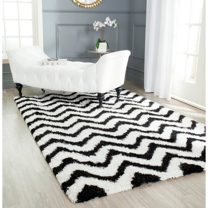 SAFAVIEH Handmade Barcelona Shag Rayya Polyester Rug - 3' x 5' - Ivory/Black