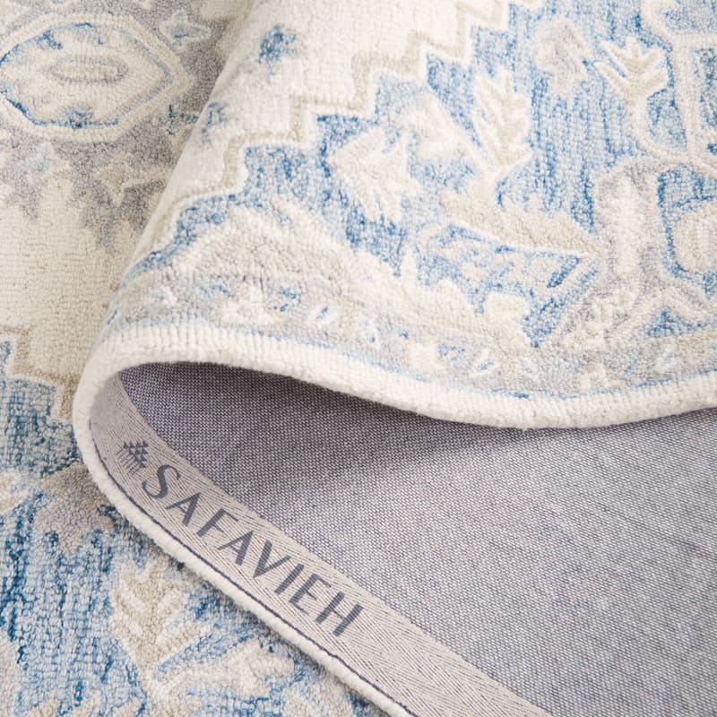 SAFAVIEH Handmade Micro-Loop Gulseven Medallion Wool Rug