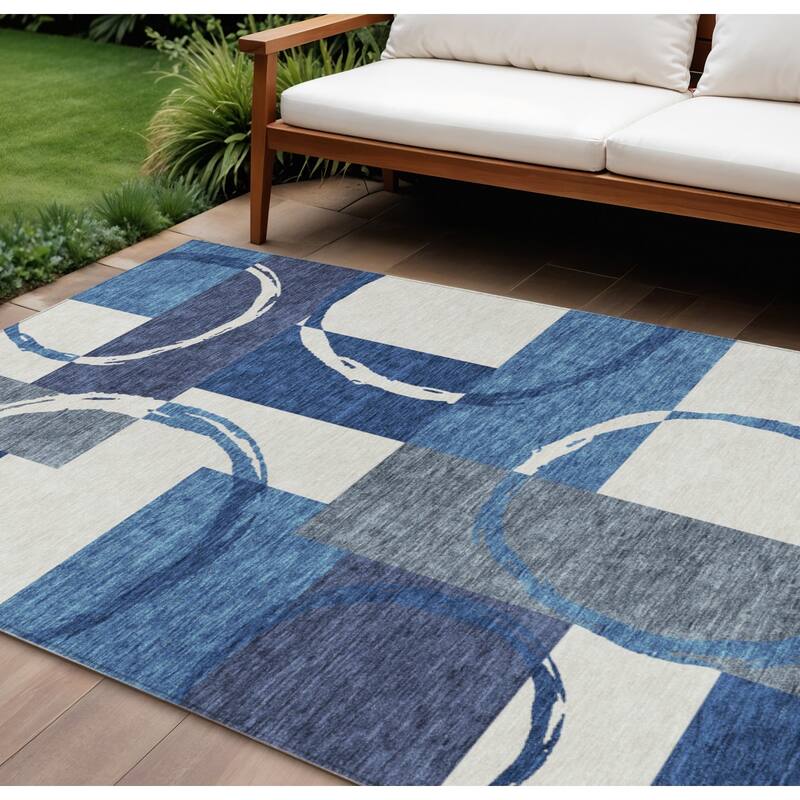 HomeRoots Geometric Modern Rectangle Outdoor Rug - 9' X 12'