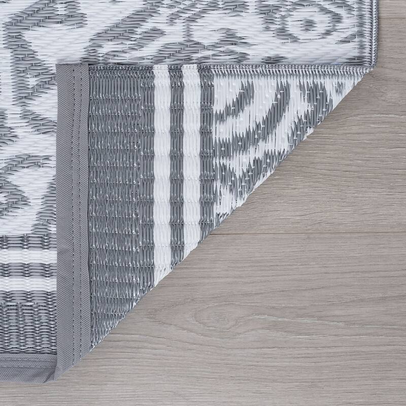 Sundown Beach Medallion Indoor/Outdoor Area Rug