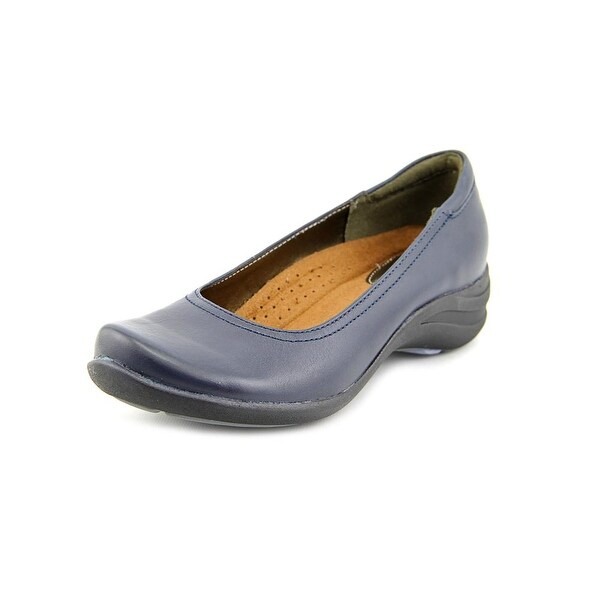 hush puppies alter pump