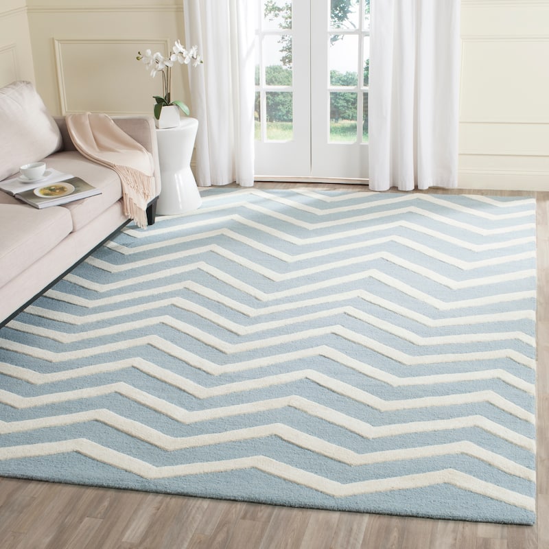 SAFAVIEH Handmade Cambridge Terttu Chevron Wool Rug - 6' x 9' - Blue/Ivory