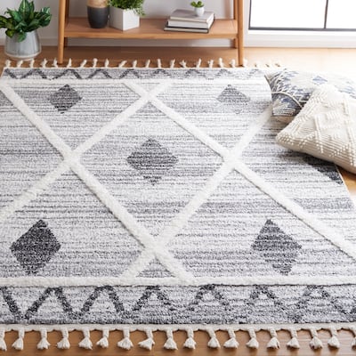 SAFAVIEH Moroccan Tassel Shag Massouma 2-inch Thick Rug - 9' x 12'