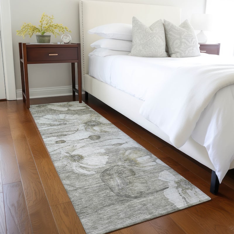 Machine Washable Indoor/ Outdoor Chantille Modern Floral Rug - Taupe - 2'3" x 7'6"