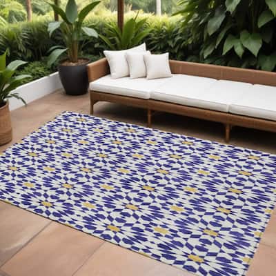 HomeRoots Floral Medallion Transitional Rectangle Outdoor Rug