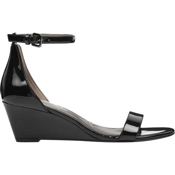 bandolino patent leather wedge