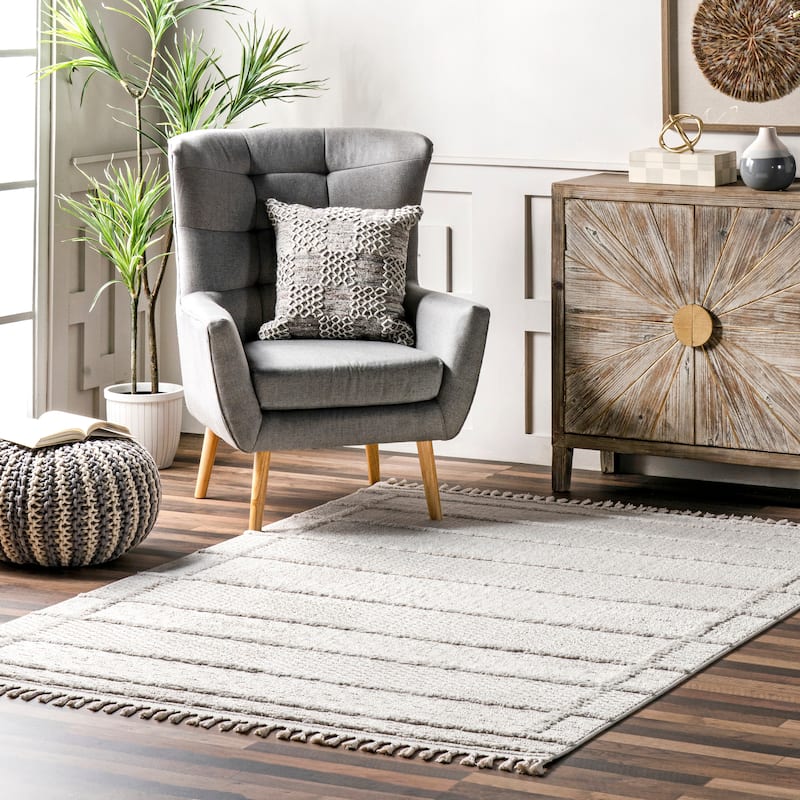 Nuloom Annella Casual Striped Tasseled Area Rug - 4' x 6' - Beige - Rectangle